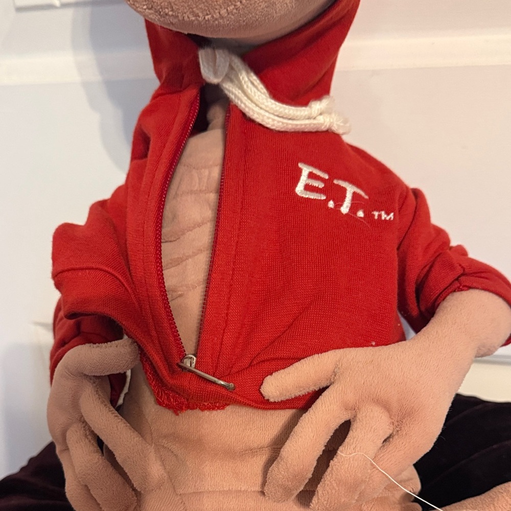 Plush Reptile Figure in Red Hoodie - Licensed Movie Plush - Picture 9 of 9